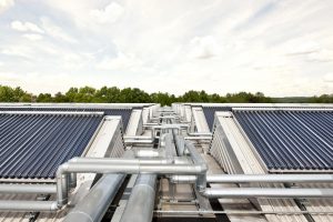 Solare Kühlen mit Vakuumröhrenkollektoren