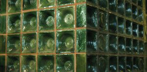 Grüne Napfkacheln (Foto: Alice Scheerer)