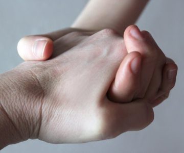 Handschlag mit dem Handwerker