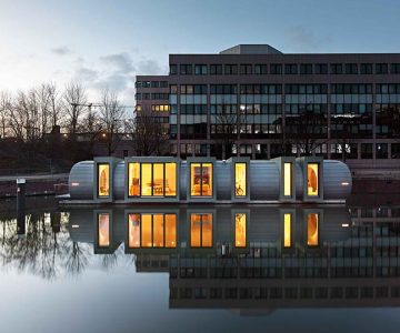 Hausboot Schwan mit Solarthermieanlage