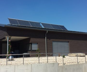 aufgständerte Solarthermie-Anlage auf Pultdach 2. Projekt des Monats Mai 2018 Joachim Knetzger Pfaffenhofen