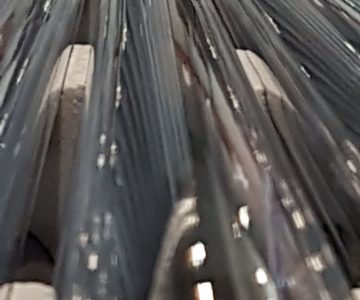 Eine Kollektorröhre neben der anderen ergeben einen Solarthermie-Kollektor. Fotto: Doreen Brumme