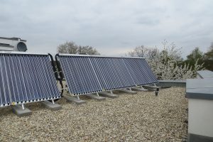 Paradigma Solarthermie-Anlage auf Flachdach Roter Turm Gladbeck Handwerker Jeske GmbH