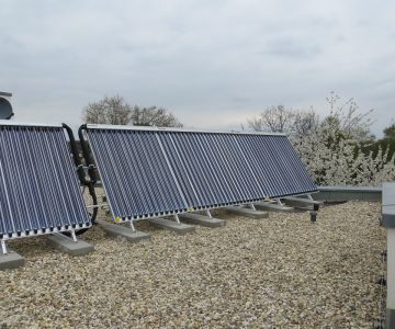 Paradigma Solarthermie-Anlage auf Flachdach Roter Turm Gladbeck Handwerker Jeske GmbH