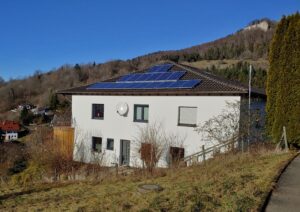 Energiesaniertes Gebäude mit Heizungsregelung SystaSmartC