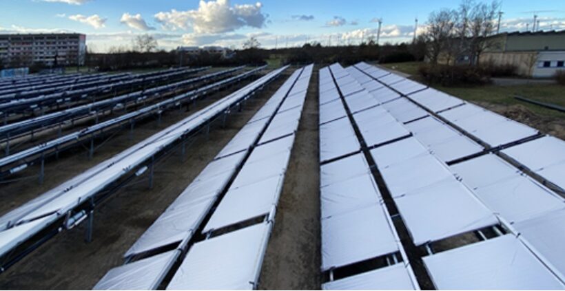 fast fertig_Solarthermie-Freiflächenanlage_Ritter XL Solar_Bitterfeld-Wolfen