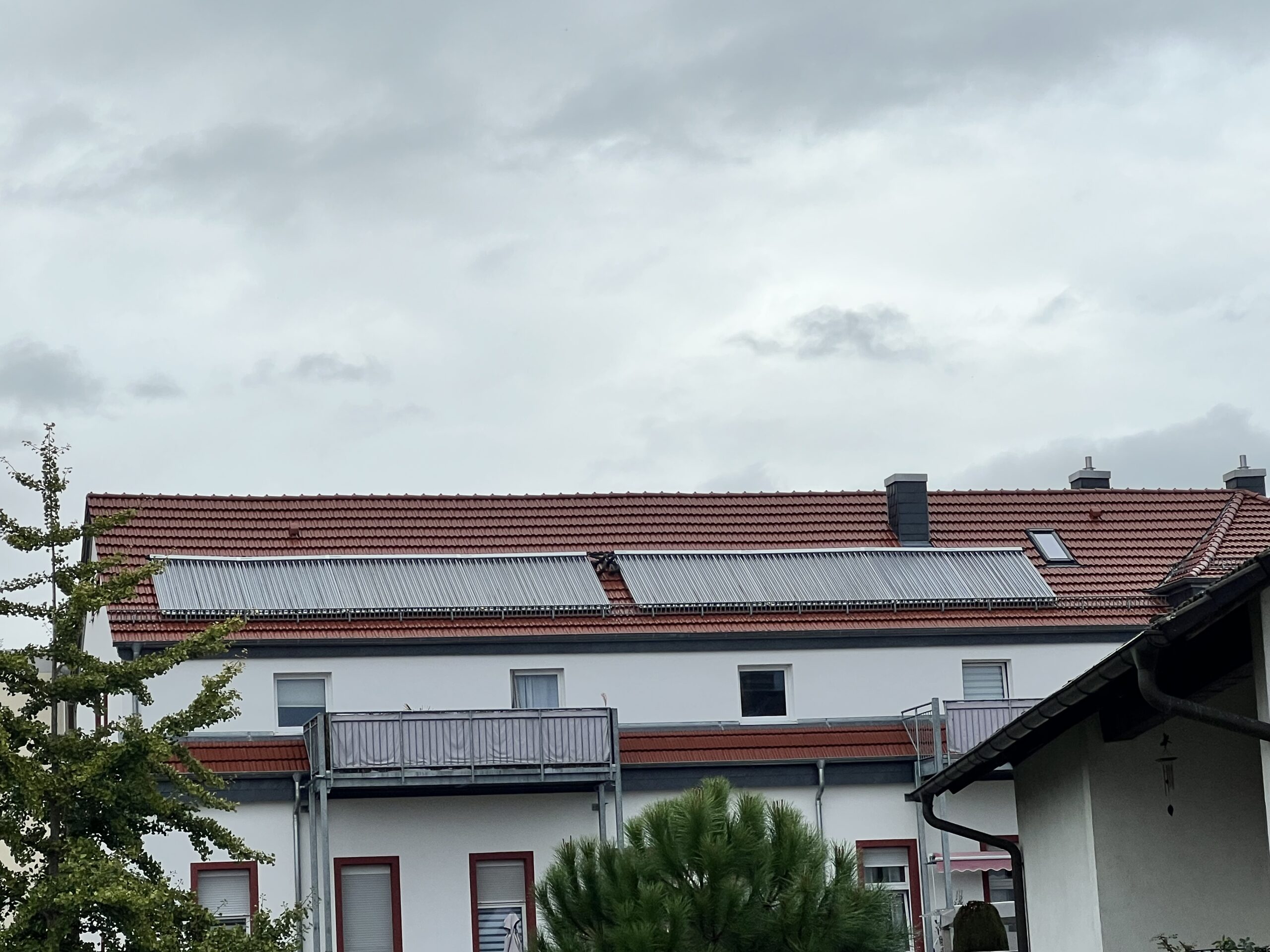 Projekt des Monats Oktober 2023 HdM Wurster Janssen Sanitär + Heizung Heidelberg Zigarrenfabrik nachher Solarthermie-Anlage 33 Quadratmeter von Paradigma