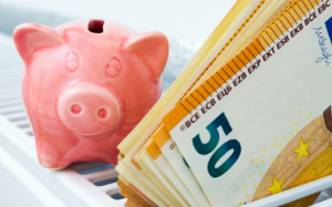 Heizung_Sparschwein_Geld BEG EM Heizungstausch 2024 - Förderung auf einen Blick