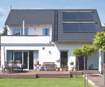 Haus mit Solarthermie-Anlage von Paradigma