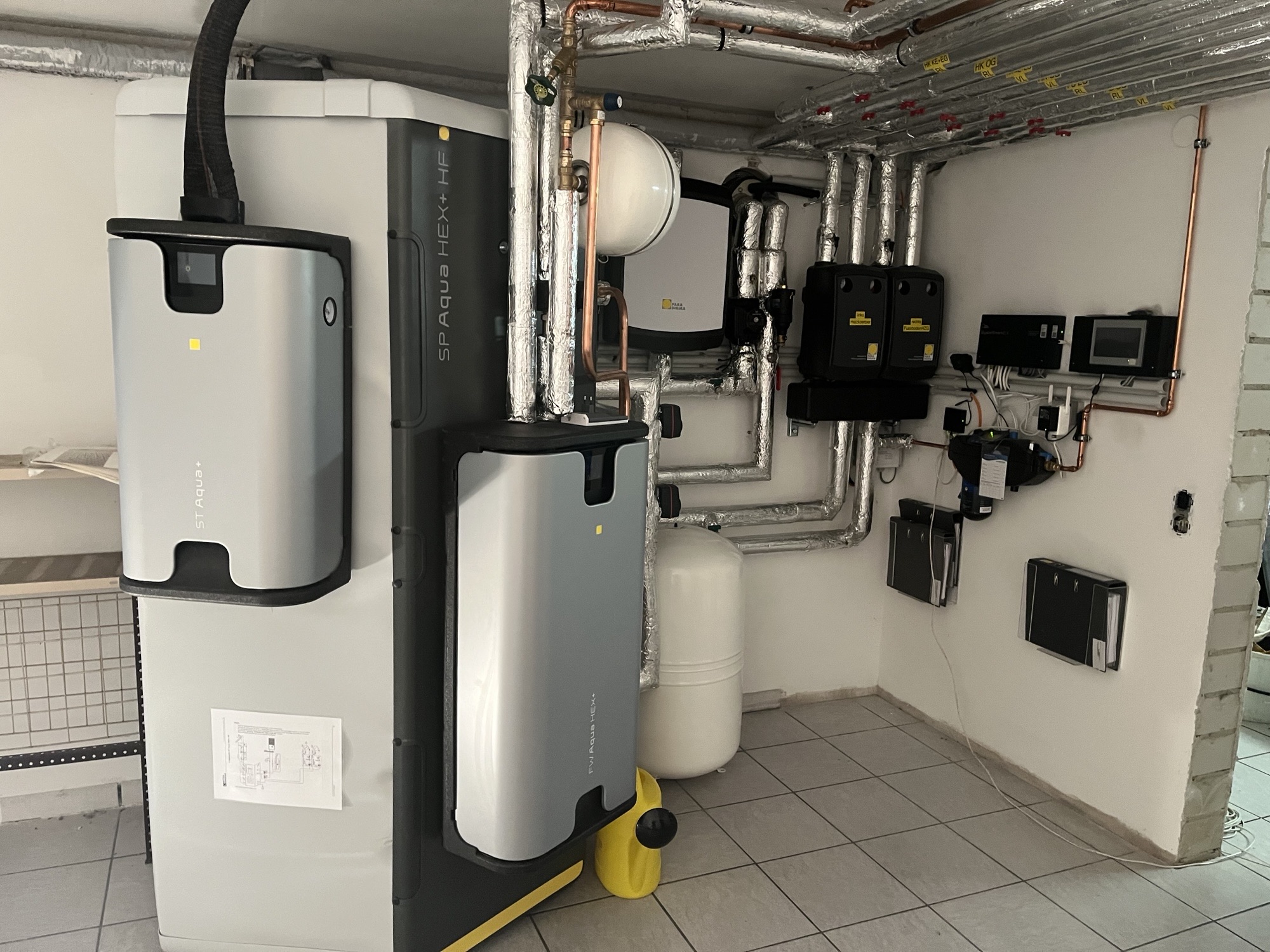 Paradigma Projekt des Monats Bostelmann & Euhus_Wärmespeicher SP AQUA Hex+ 750