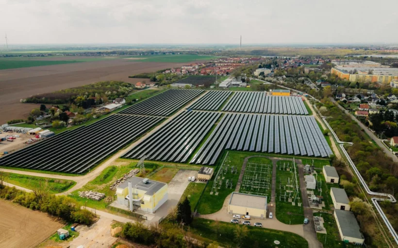 Deutschlands größte Solarthermieanlage made by Ritter XL Solar läuft seit Mitte Juni in Leipzig