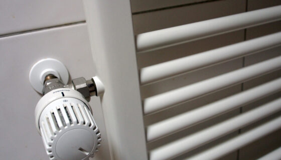 Heizung, Strukturheizkörper, Handtuchhalter mit Thermostat